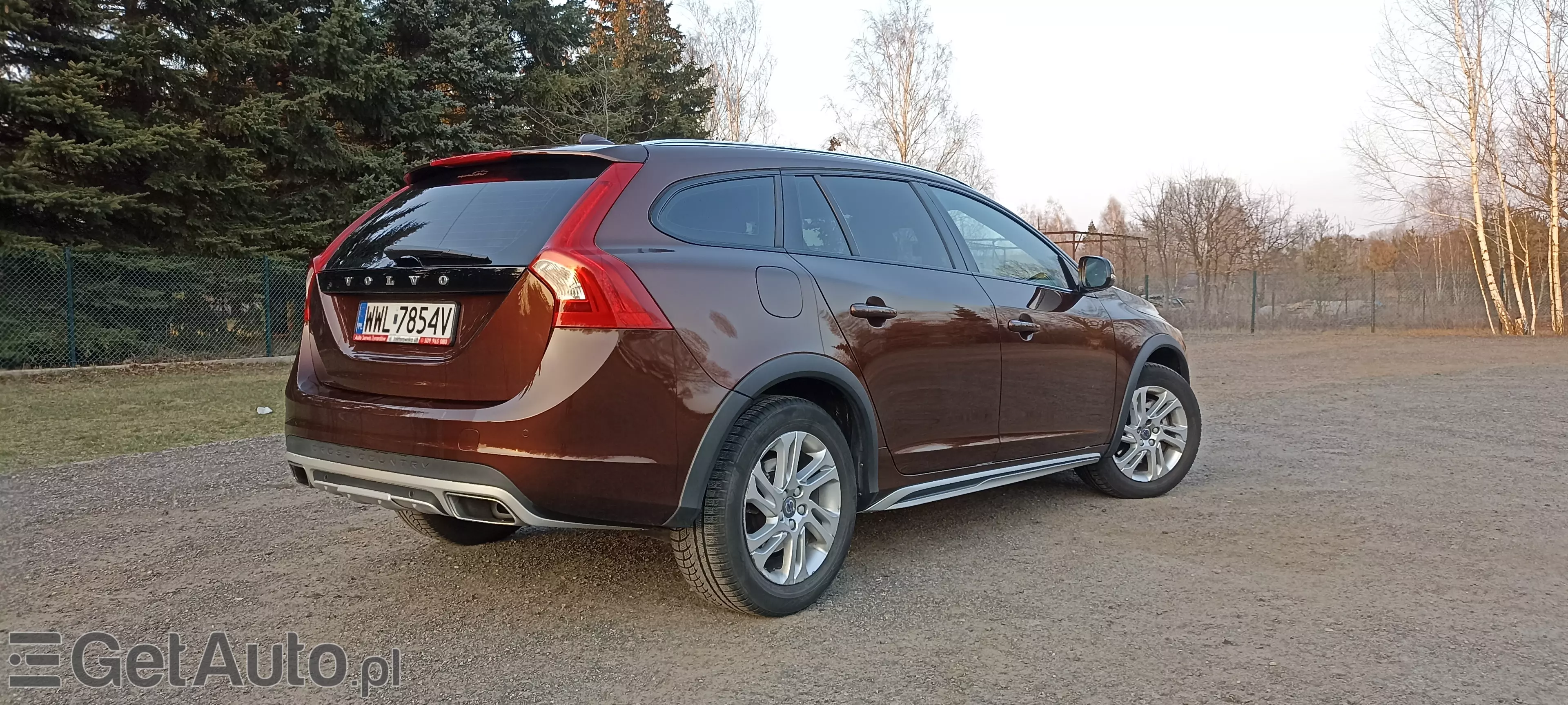 VOLVO V60 Cross Country Momentum