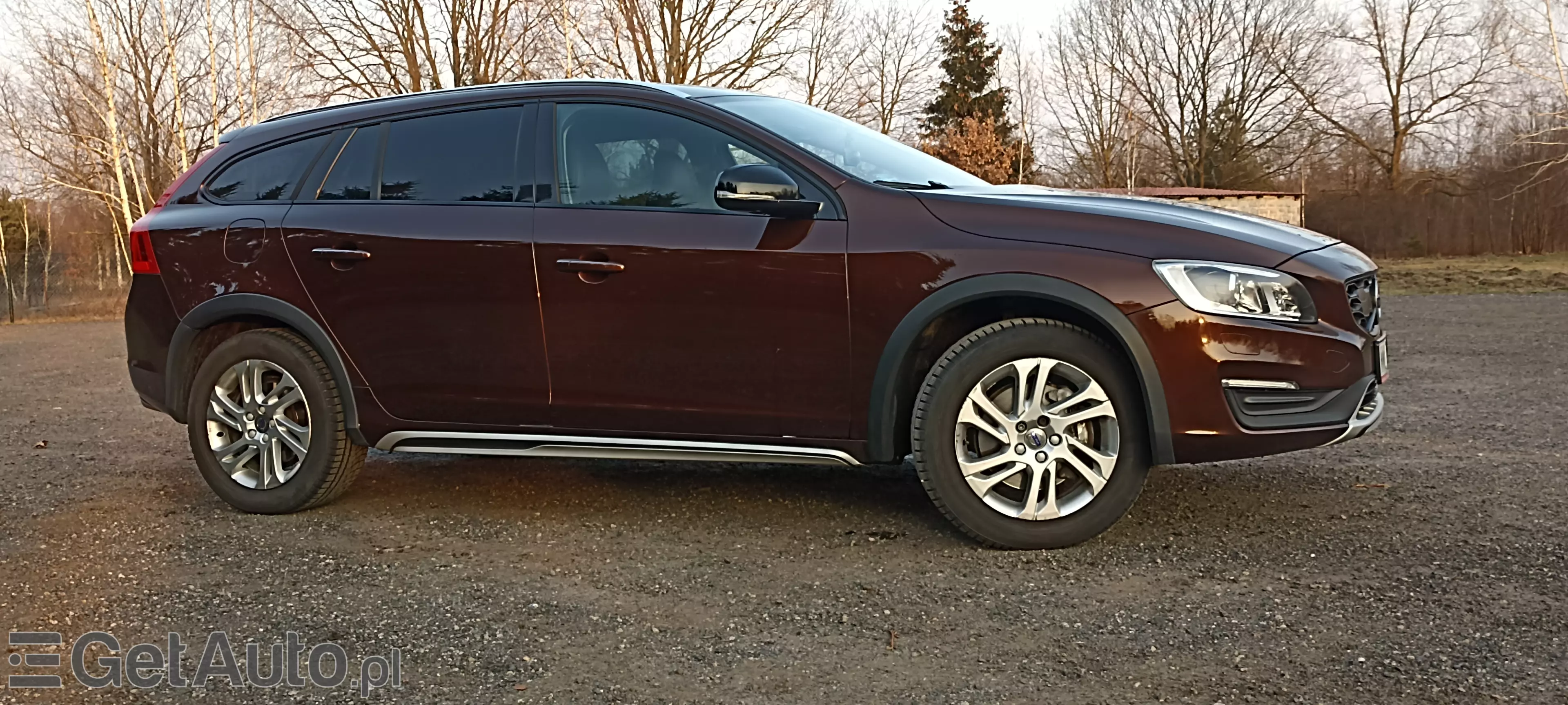 VOLVO V60 Cross Country Momentum