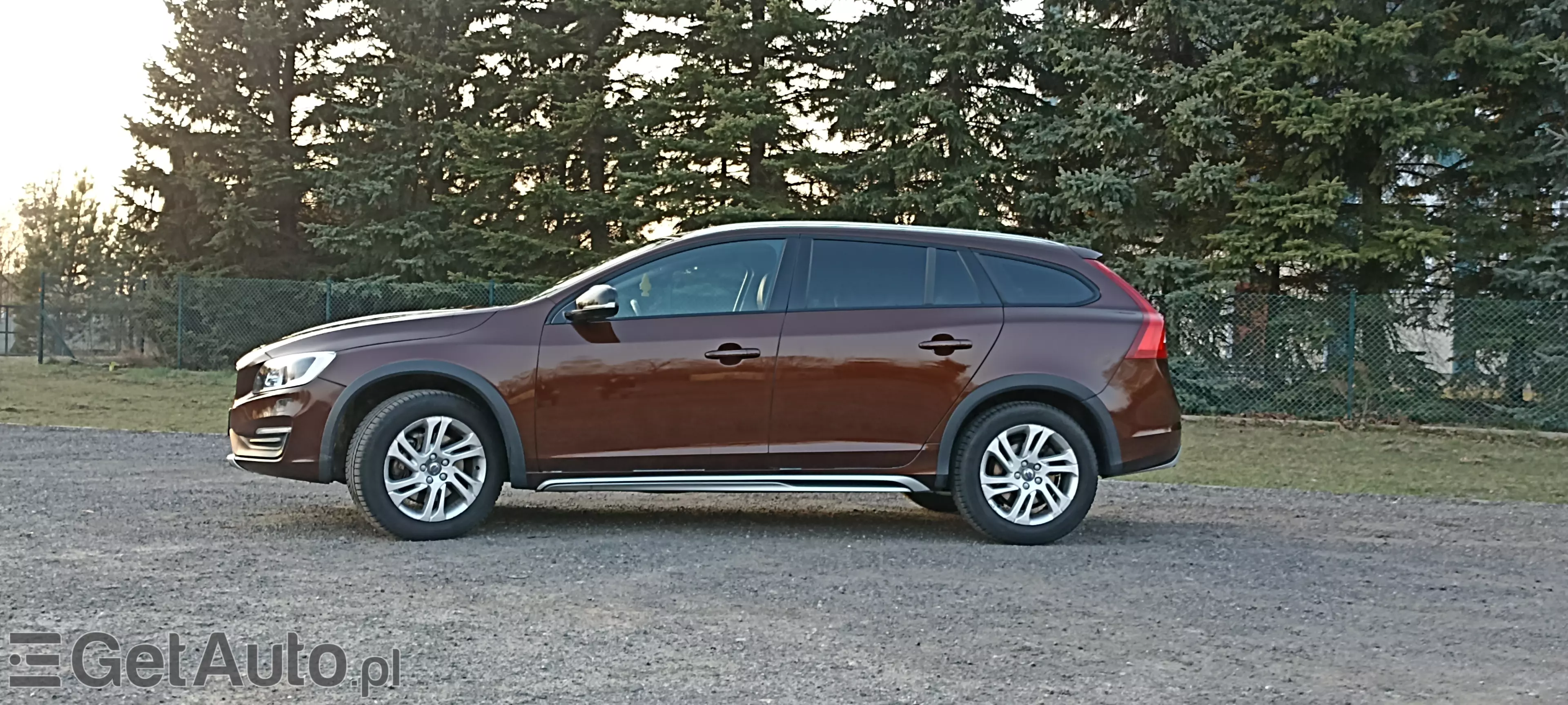 VOLVO V60 Cross Country Momentum