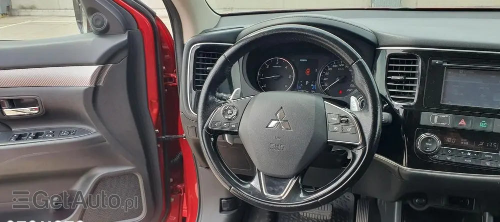 MITSUBISHI Outlander 2.2 DI-D 4WD Automatik Edition 100+