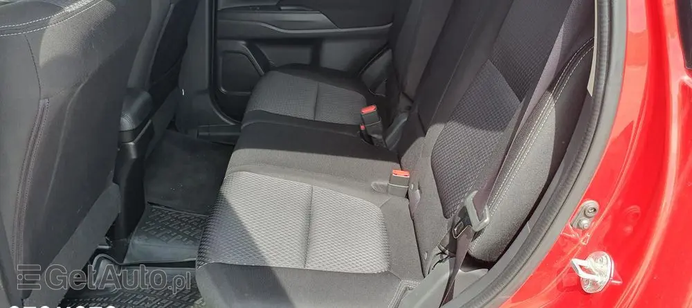 MITSUBISHI Outlander 2.2 DI-D 4WD Automatik Edition 100+