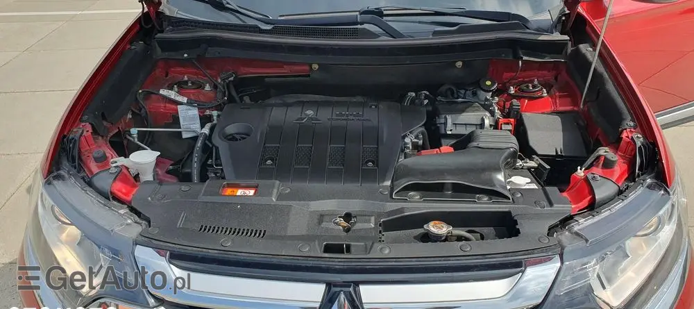 MITSUBISHI Outlander 2.2 DI-D 4WD Automatik Edition 100+