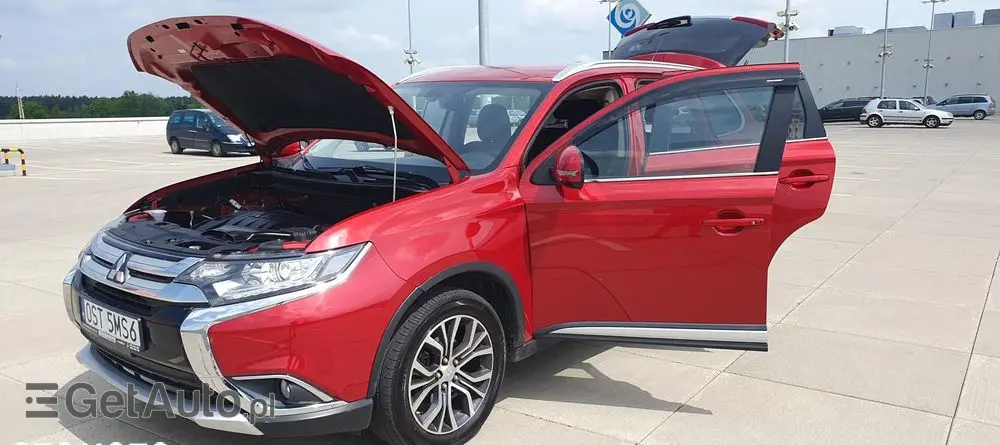 MITSUBISHI Outlander 2.2 DI-D 4WD Automatik Edition 100+