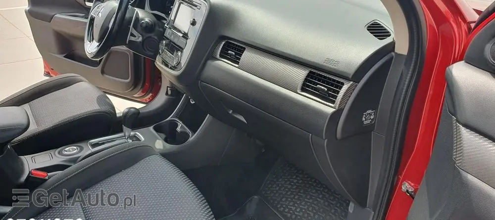 MITSUBISHI Outlander 2.2 DI-D 4WD Automatik Edition 100+