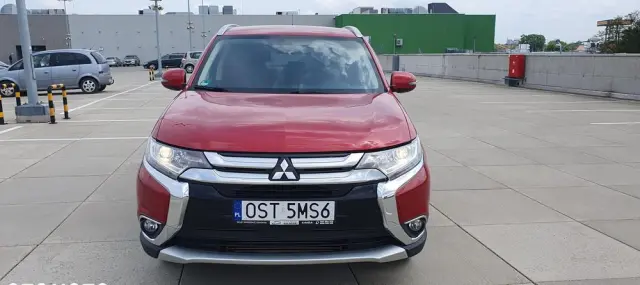 MITSUBISHI Outlander 2.2 DI-D 4WD Automatik Edition 100+