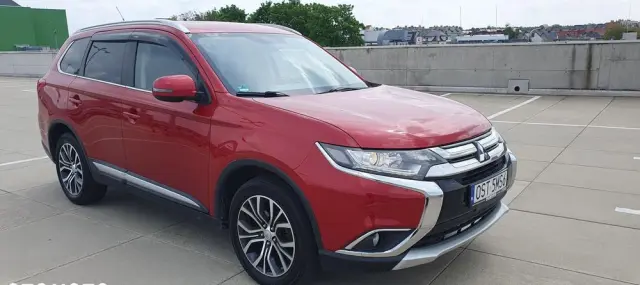 MITSUBISHI Outlander 2.2 DI-D 4WD Automatik Edition 100+