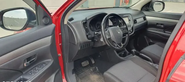 MITSUBISHI Outlander 2.2 DI-D 4WD Automatik Edition 100+