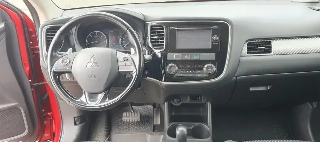 MITSUBISHI Outlander 2.2 DI-D 4WD Automatik Edition 100+