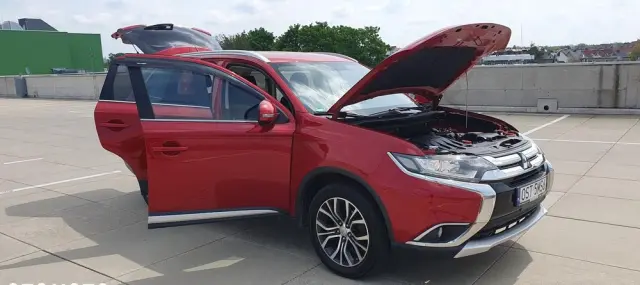 MITSUBISHI Outlander 2.2 DI-D 4WD Automatik Edition 100+