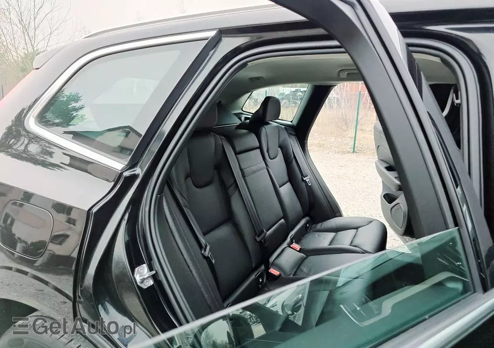 VOLVO XC 60 B5 B AWD Inscription