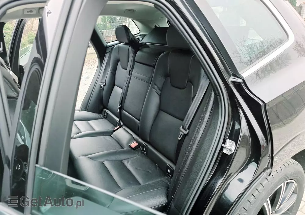 VOLVO XC 60 B5 B AWD Inscription