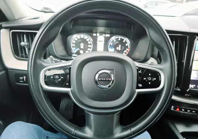 VOLVO XC 60 B5 B AWD Inscription