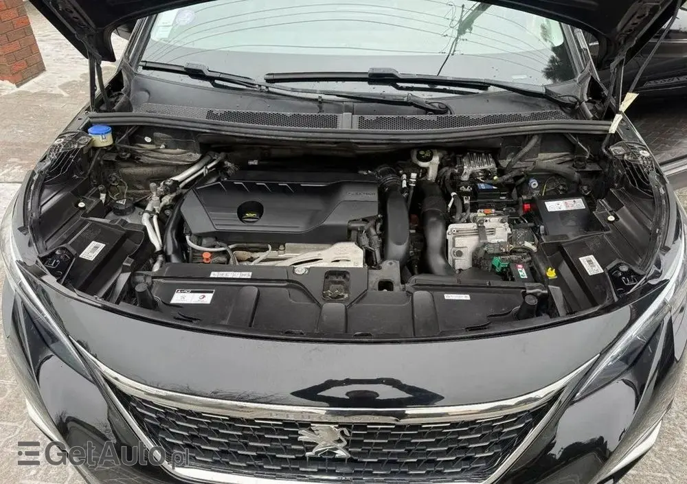 PEUGEOT 3008 225 e-EAT8 Allure Pack