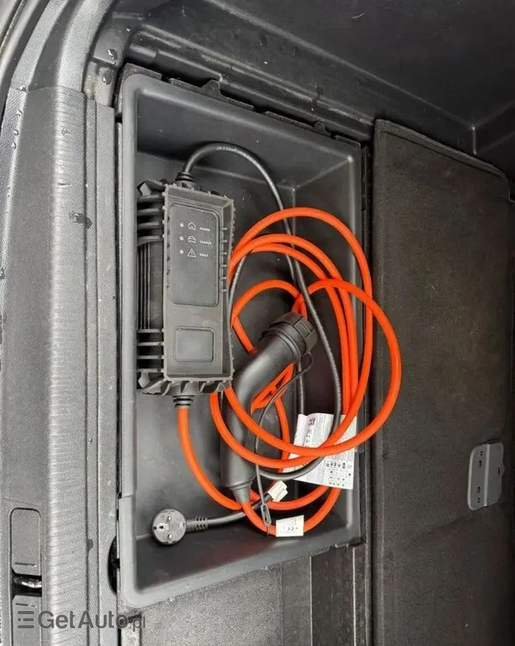 PEUGEOT 3008 225 e-EAT8 Allure Pack