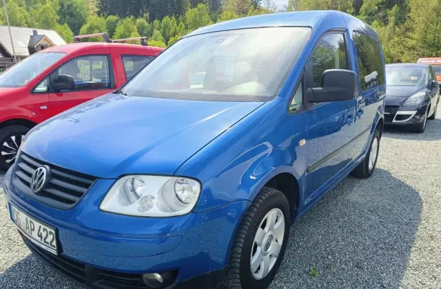VOLKSWAGEN Caddy California 