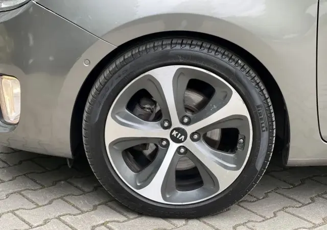 KIA Carens 1.7 CRDi XL 7os