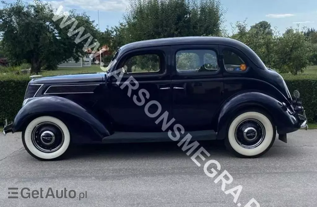 FORD  74 Fordor Sedan 2.2 V8 