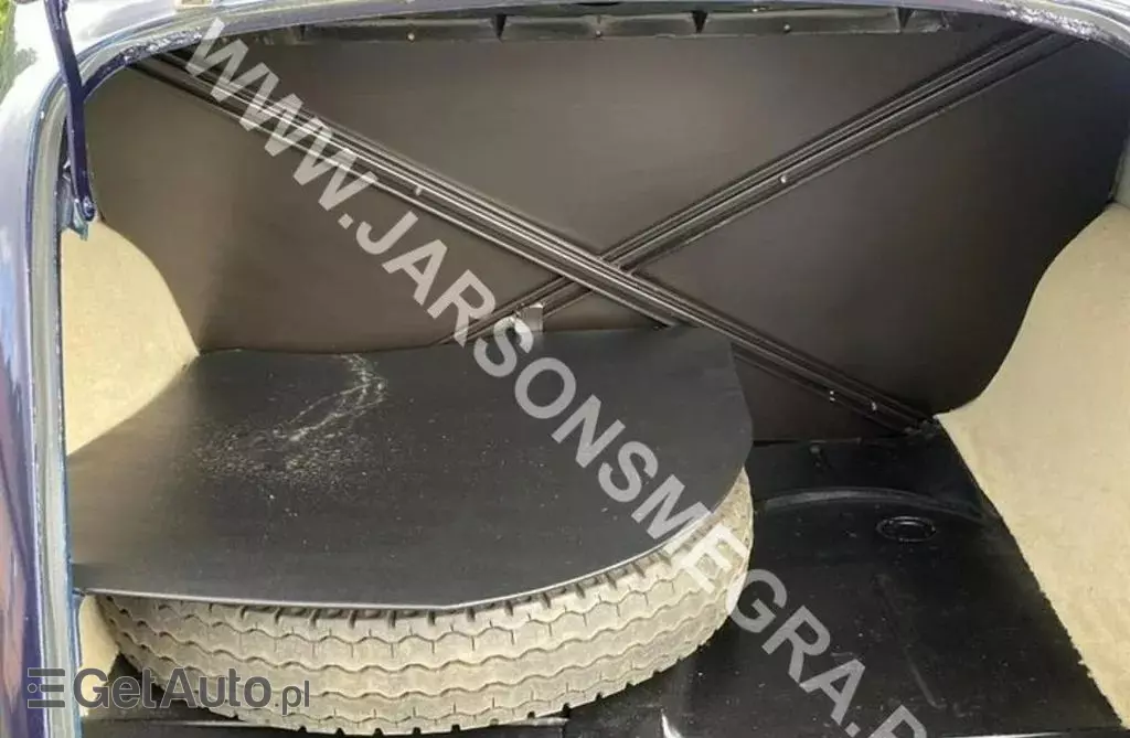 FORD  74 Fordor Sedan 2.2 V8 