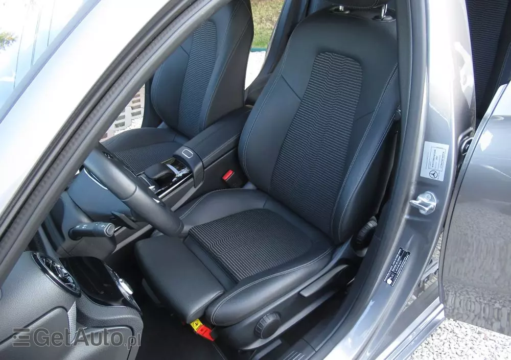 MERCEDES-BENZ Klasa A 180 Progressive 7G-DCT