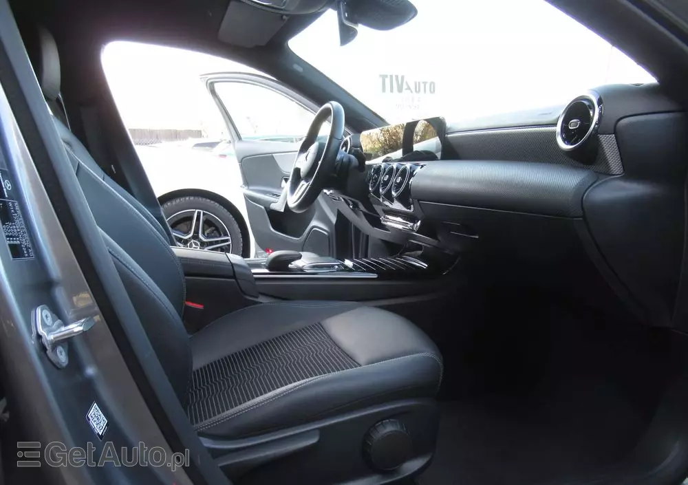 MERCEDES-BENZ Klasa A 180 Progressive 7G-DCT