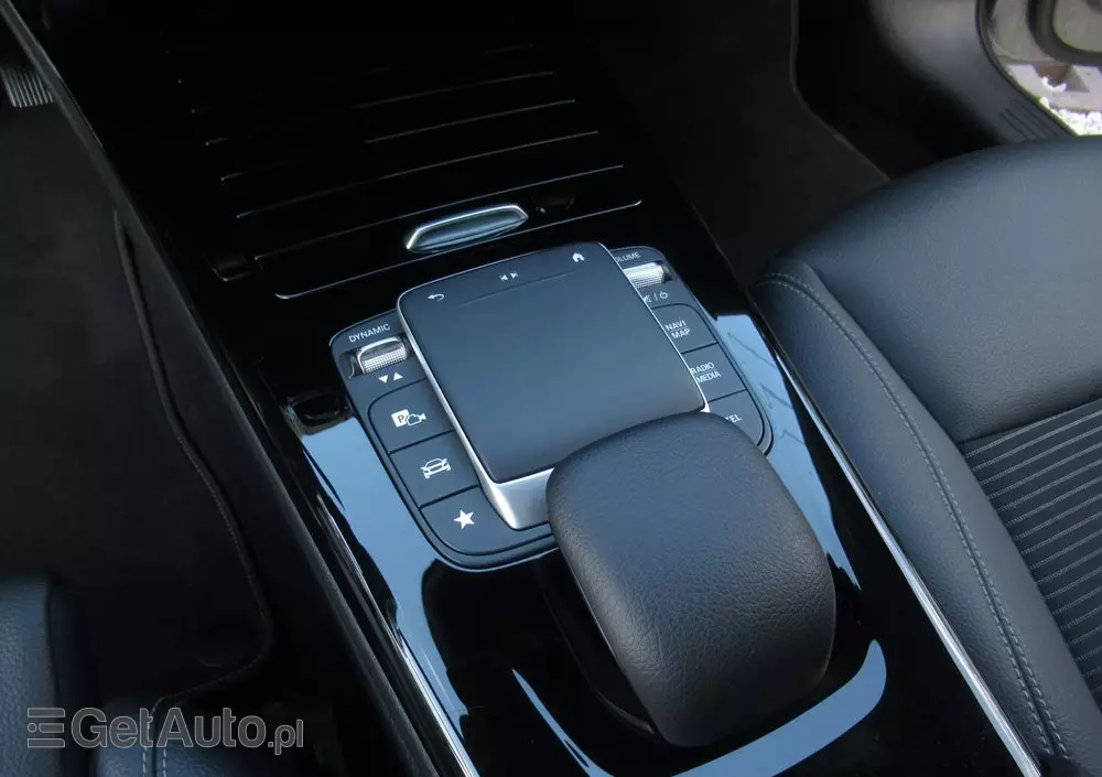 MERCEDES-BENZ Klasa A 180 Progressive 7G-DCT