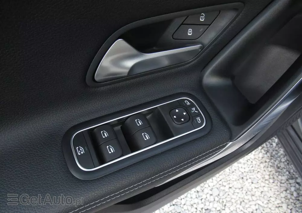 MERCEDES-BENZ Klasa A 180 Progressive 7G-DCT