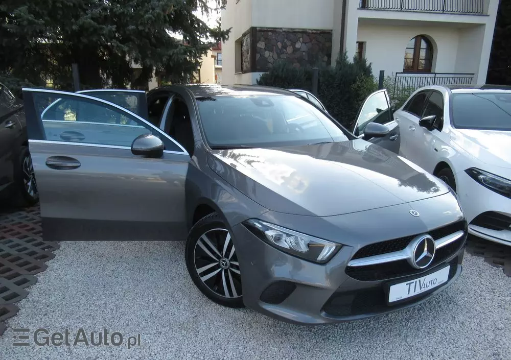 MERCEDES-BENZ Klasa A 180 Progressive 7G-DCT