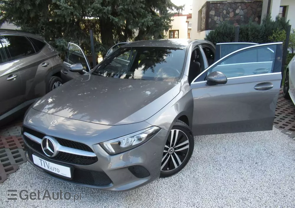 MERCEDES-BENZ Klasa A 180 Progressive 7G-DCT