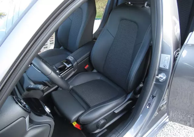 MERCEDES-BENZ Klasa A 180 Progressive 7G-DCT