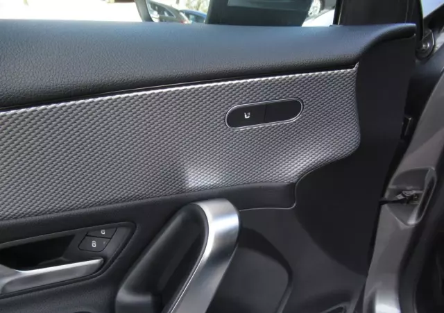 MERCEDES-BENZ Klasa A 180 Progressive 7G-DCT