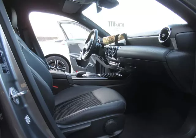 MERCEDES-BENZ Klasa A 180 Progressive 7G-DCT