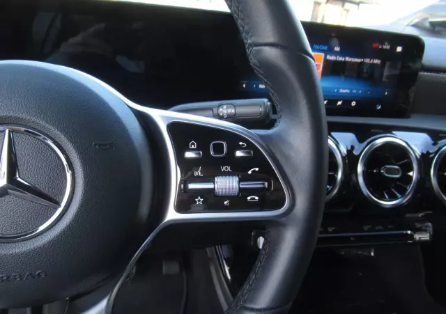 MERCEDES-BENZ Klasa A 180 Progressive 7G-DCT