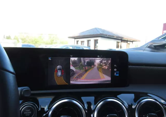 MERCEDES-BENZ Klasa A 180 Progressive 7G-DCT