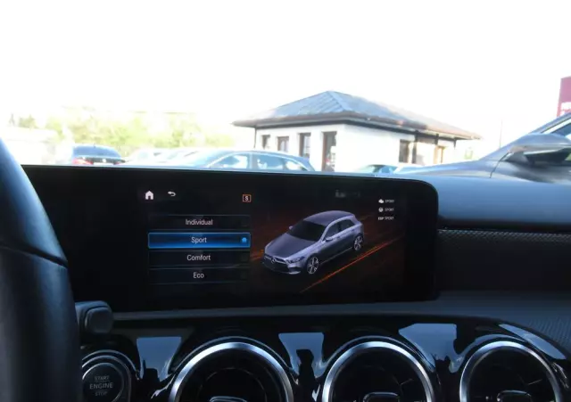 MERCEDES-BENZ Klasa A 180 Progressive 7G-DCT