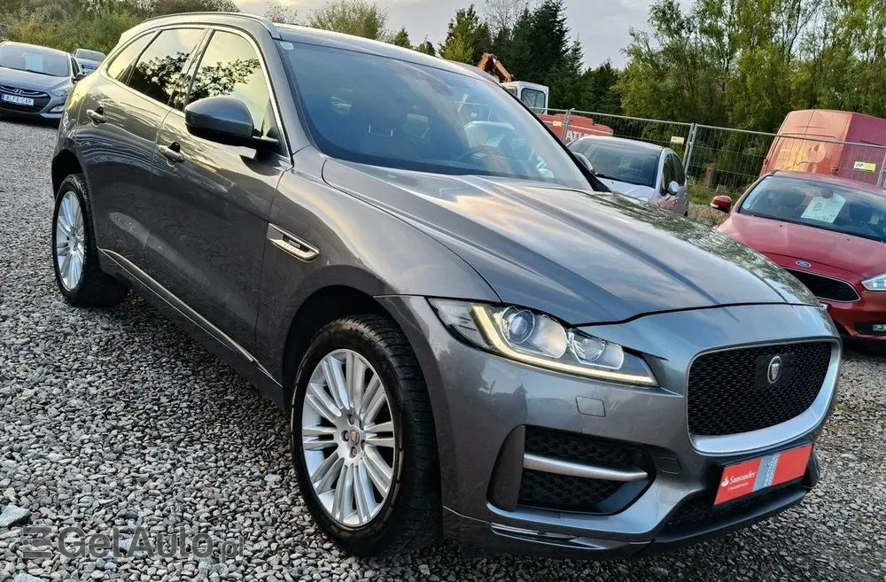 JAGUAR F-Pace 