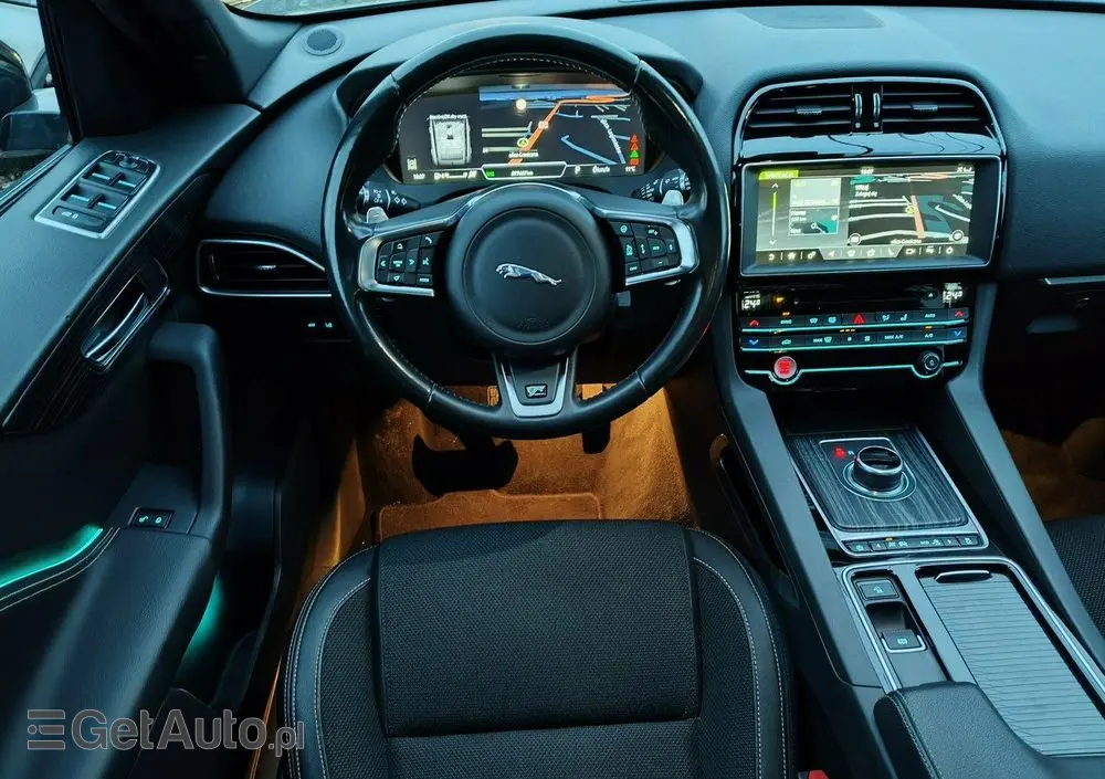 JAGUAR F-Pace 