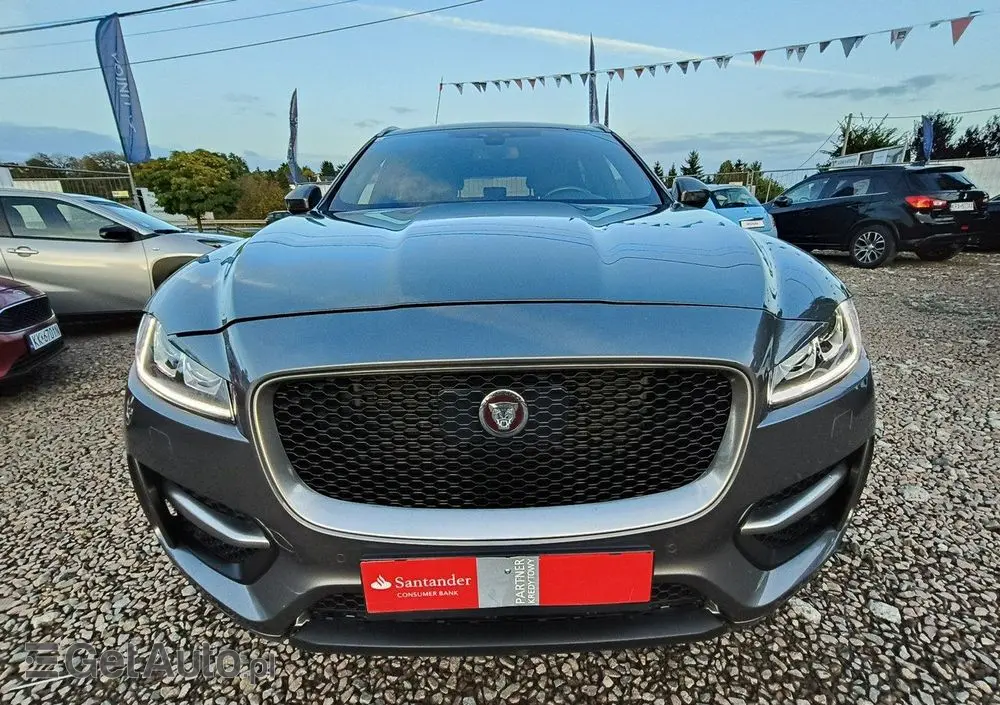 JAGUAR F-Pace 