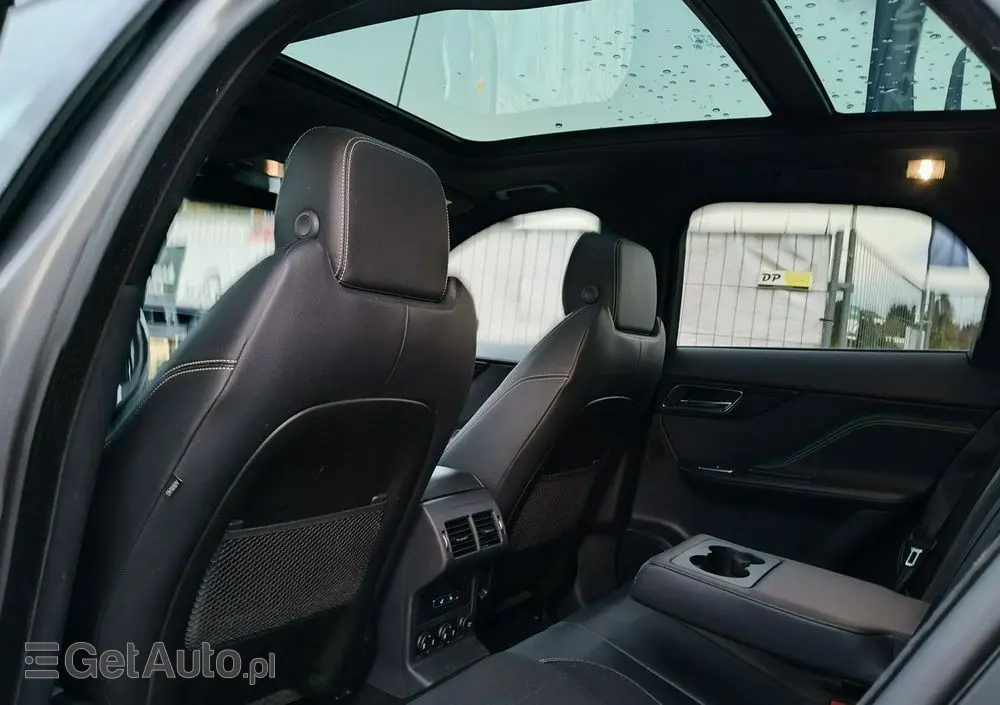 JAGUAR F-Pace 