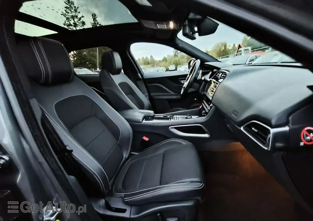 JAGUAR F-Pace 