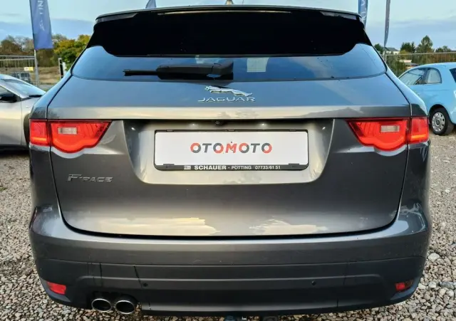 JAGUAR F-Pace 