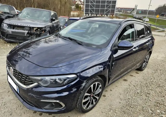 FIAT Tipo 1.4 T-Jet Lounge