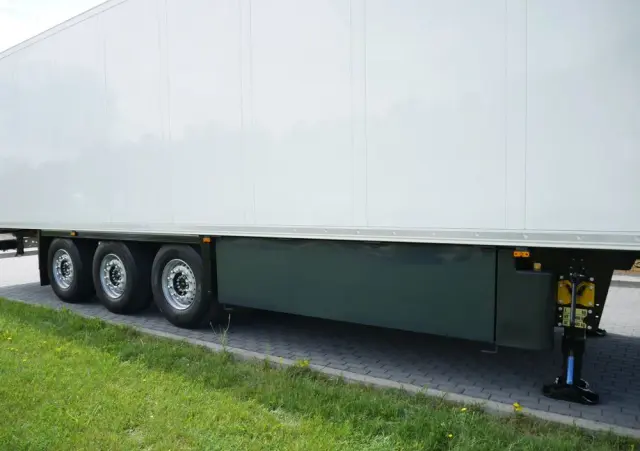 SCHMITZ CARGOBULL Thermo King SLXi 300/ SPEKTRUM/ Stan Idealny 