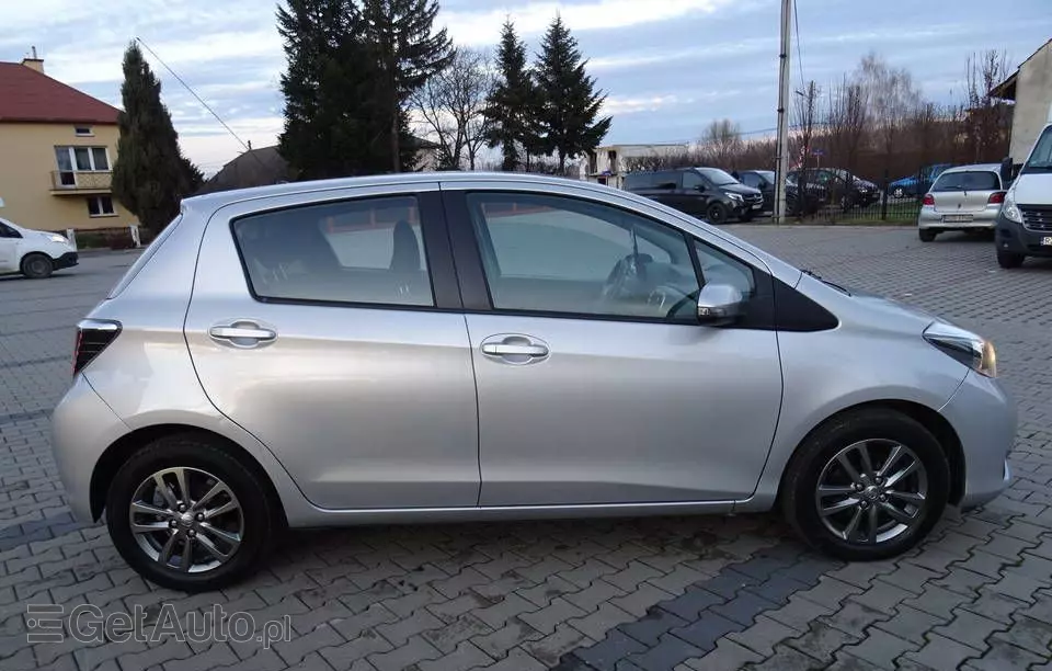 TOYOTA Yaris 