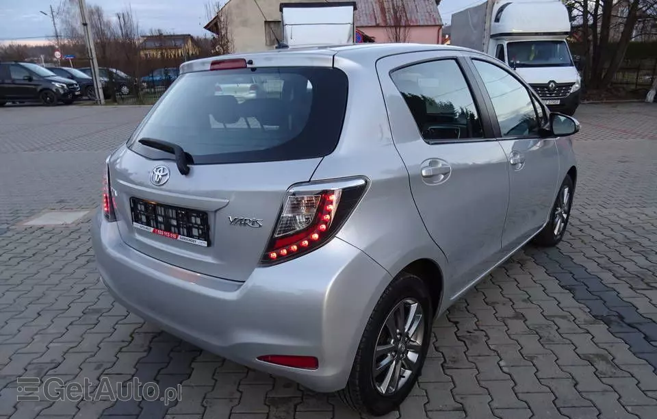 TOYOTA Yaris 