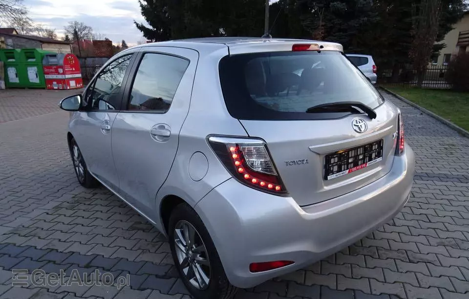TOYOTA Yaris 