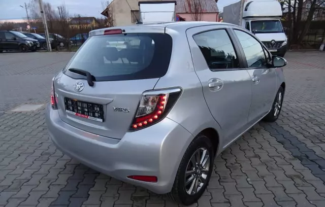 TOYOTA Yaris 