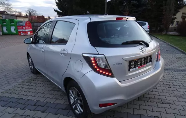 TOYOTA Yaris 