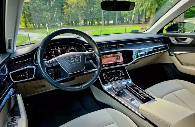 AUDI A6 