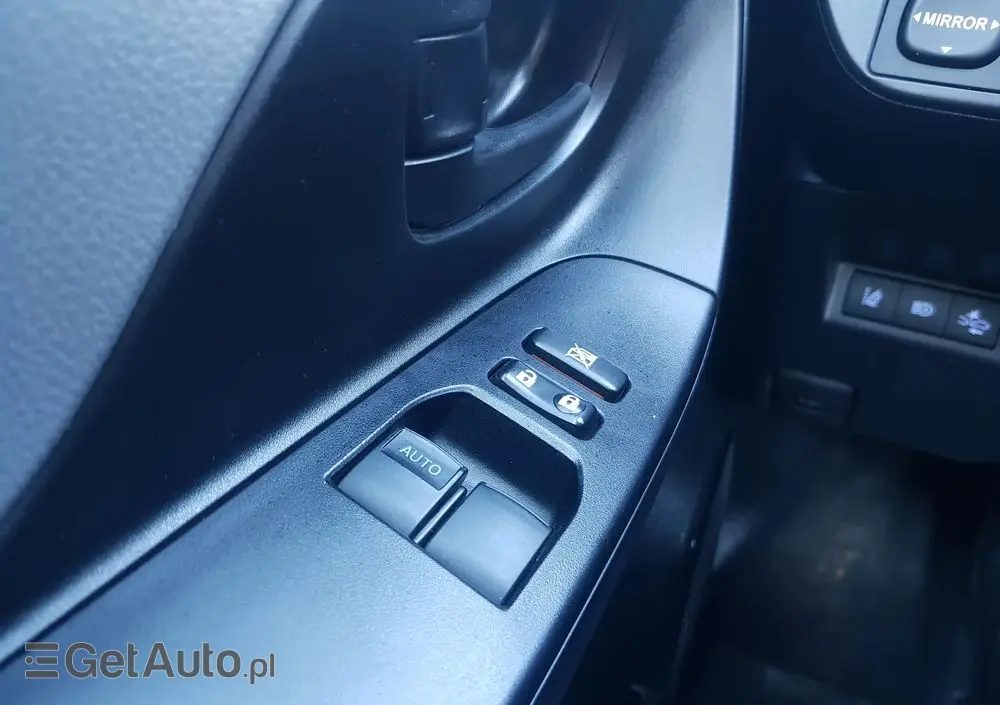 TOYOTA Yaris 1.0 Comfort