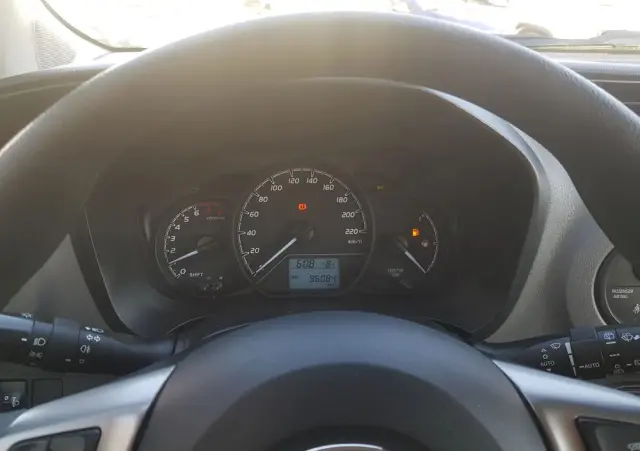 TOYOTA Yaris 1.0 Comfort